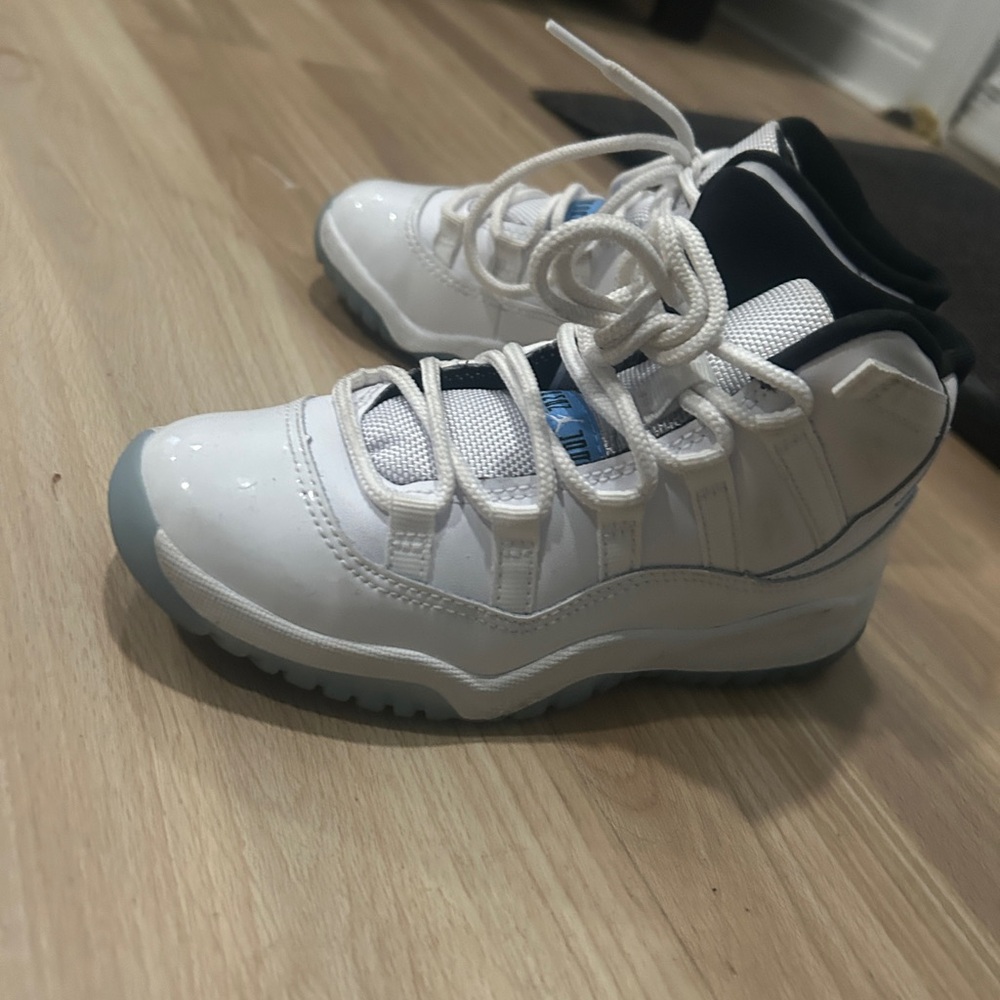 🚨 SOLD🚨 Kids Jordan 11s